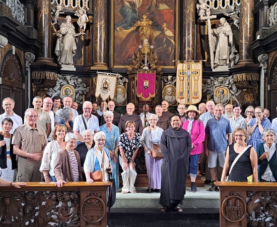 Terugblik op de Mariaprocessie van 13 juli 2025 in de kloostertuin
