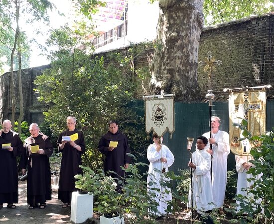 Terugblik op de Mariaprocessie van 12 juli 2026 in de kloostertuin