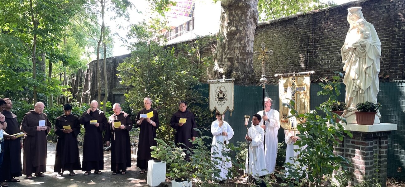 Terugblik op de Mariaprocessie van 12 juli 2026 in de kloostertuin