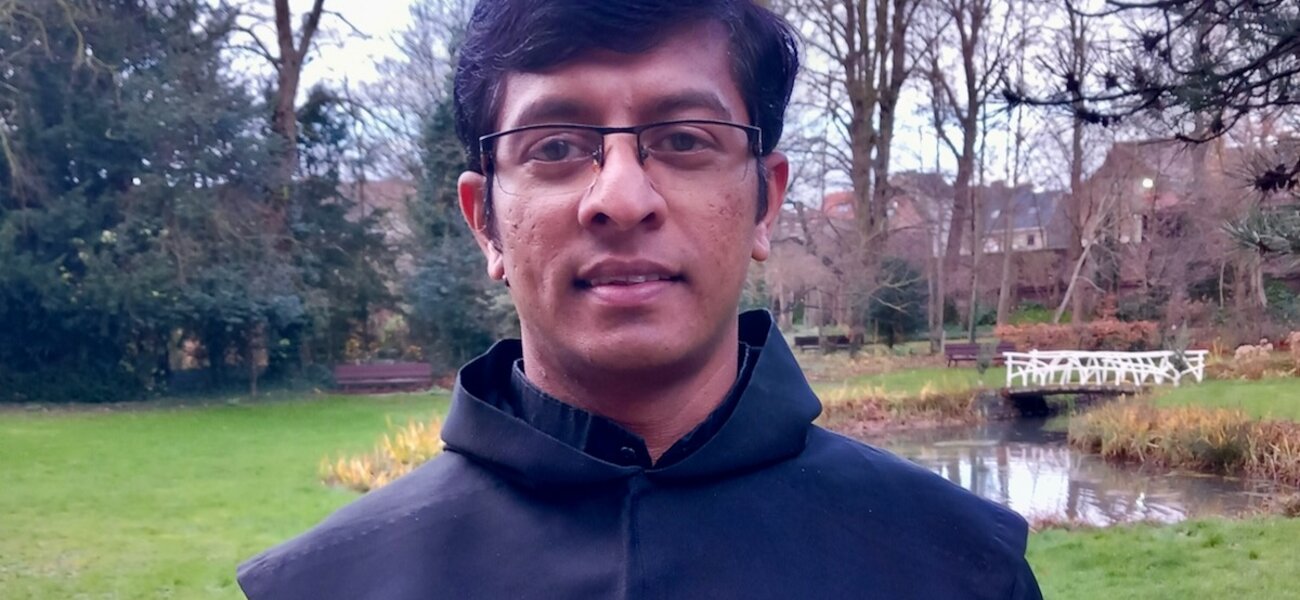 We wensen Fr. Mathew Kunnumpuram een goede tijd in Karmel Gent