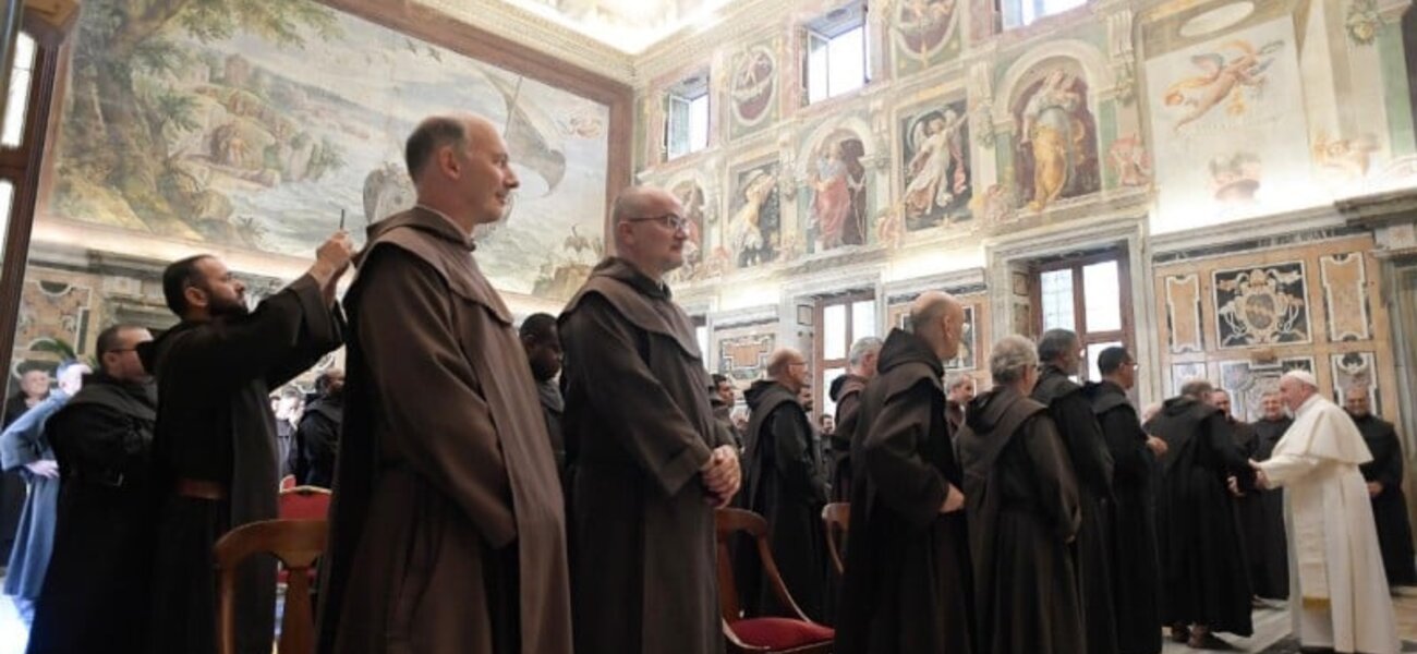 In dankbare herinnering, bij de dood van paus Franciscus … Brief van pater Generaal aan onze karmelorde.